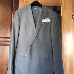 Men's J Ferrar 3 Piece Suit,  Light Grey, 40 Long , Pants 30x 32